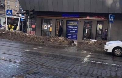 У Львові не прибирають сніг. Фото: Dariya Pater-Karpa