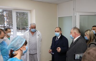 Максим Степанов відвідав Новояворівську районну лікарню. Фото: Яворівська РДА.