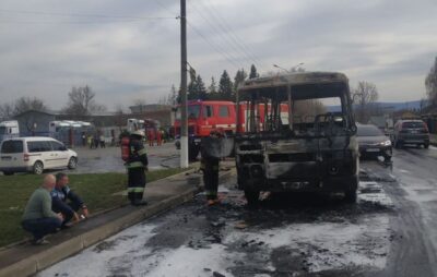 У Дрогобичі під час руху загорівся автобус. Фото: Варта1