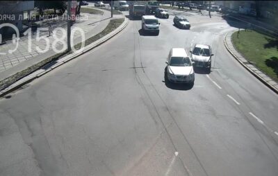 У Львові зіткнулись автомобілі. Фото: скриншот