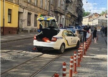 У Львові автомобіль збив дитину. Фото: Варта1
