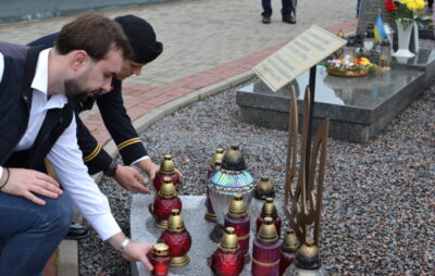 На Личаківському кладовищі вшанували пам’ять загиблих Героїв. Фото: ЛМР
