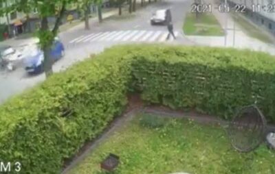 У Львові камери зафіксували зіткнення автомобілів на вулиці Окружній. Фото: скриншот