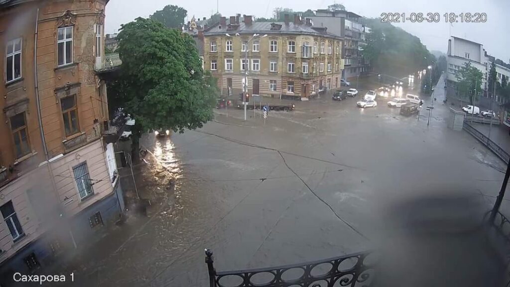 Негода у Львові. Фото: Зручне місто