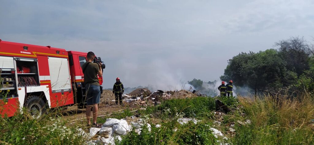 У Львові горить сміттєзвалище. Фото: Олексій Мінтій