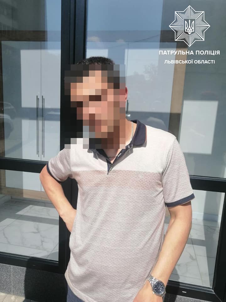 У Львові затримали 26-річного іноземця, який погрожував стоматологам ножем