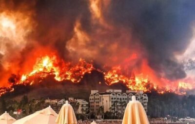У Туреччині через пожежі евакуюють туристів з готелів