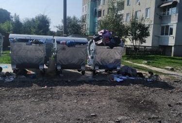 Місто на Львівщині потопає у смітті. Фото: Буськ онлайн