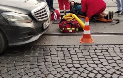 У Львові автомобіль збив жінку з дітьми. Фото: Ігор Зінкевич