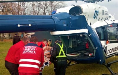 На Львівщині гелікоптер здійснив евакуацію літнього пацієнта з інсультом