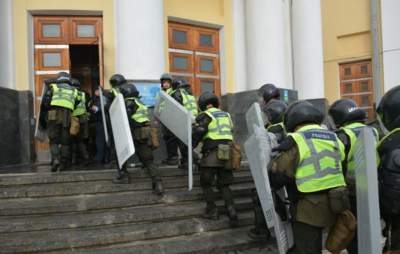 У Вінниці звільнили будівлю ОДА, яку захопили протестувальники