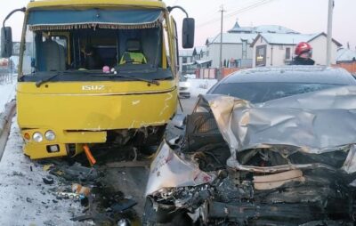 На Львівщині пасажирський автобус зіткнувся з автомобілем