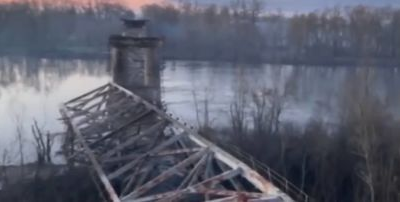 У Чернігові окупанти розбомбили автомобільний міст
