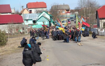 На Львівщині попрощались з бійцем Василем Вишиваним