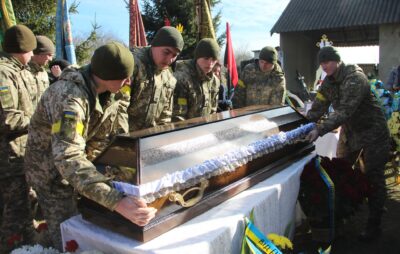 На Львівщині попрощались з бійцем Василем Вишиваним