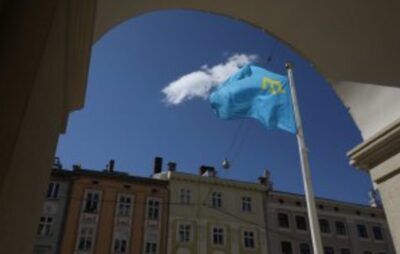 Перед Ратушею у Львові підняли прапор кримських татар