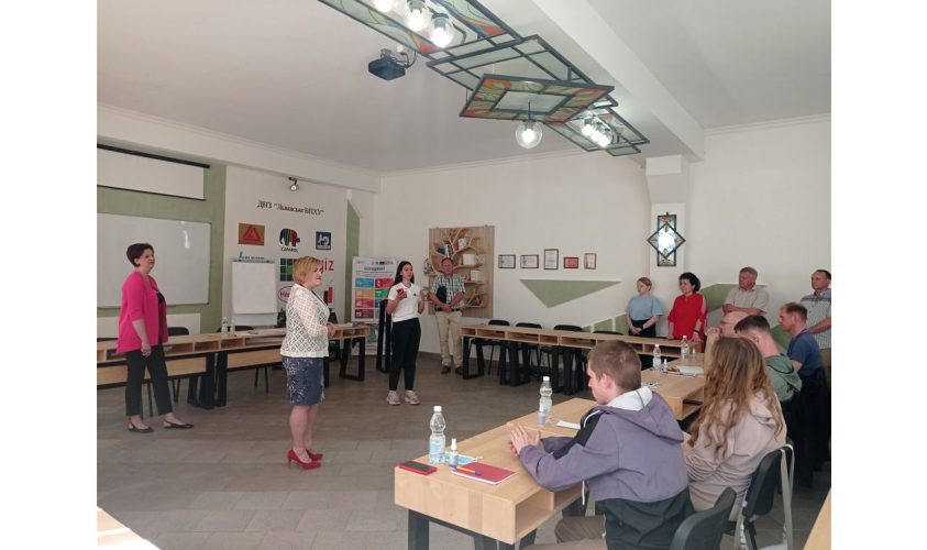 У Львові переселенців безкоштовно навчають професії столяра