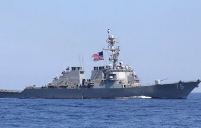 До Латвії прибули два військові кораблі США