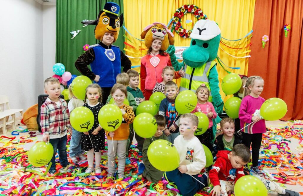 Біля Львова для дітей провели дитяче свято