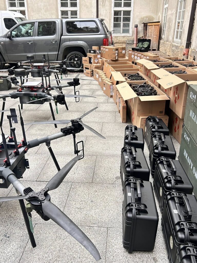 Львів передав обладнання для 18 військових частин