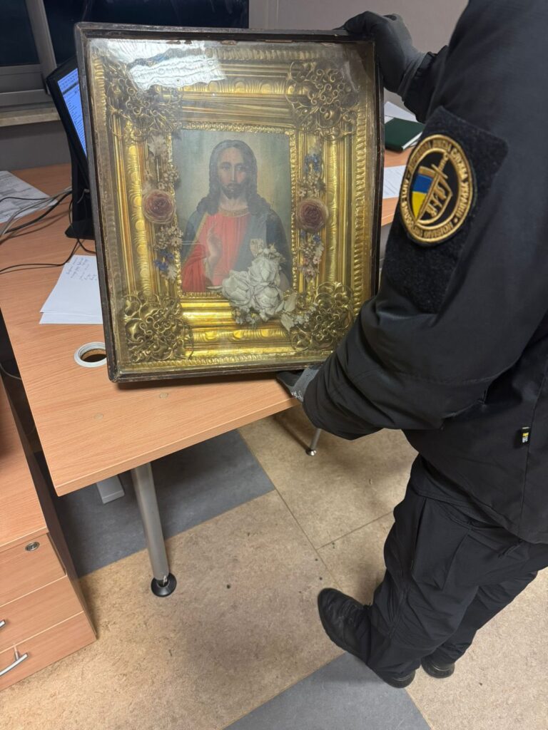 На Львівщині виявили ікону із зображенням Ісуса Христа