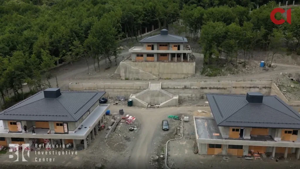 Компанія родини львівського бізнесмена профінансувала будівництво таємної резиденції Лукашенка в Росії — розслідування