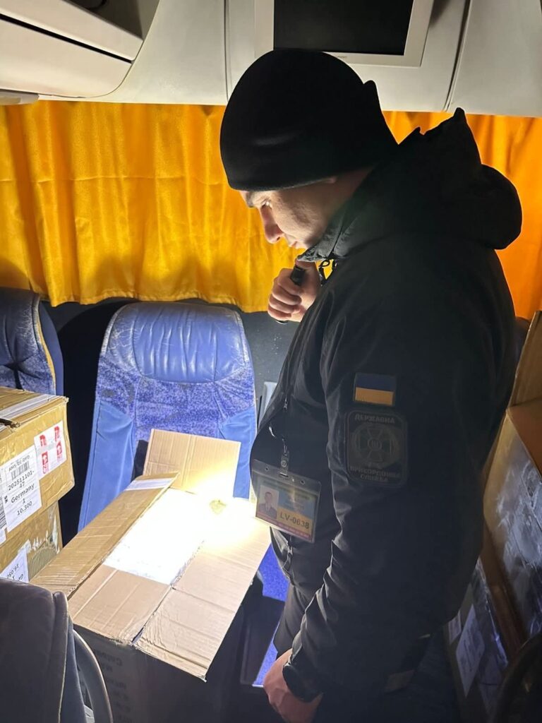 На кордоні з Польщею зупинили «заряджений» автобус