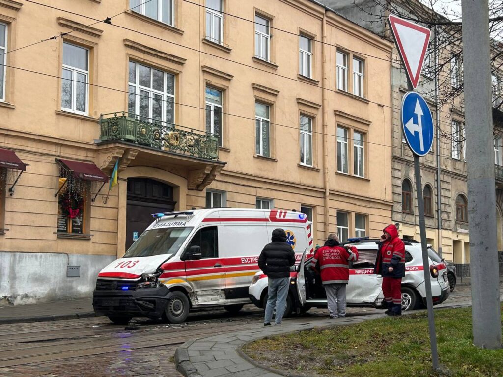 У Львові зупинився рух трамваїв