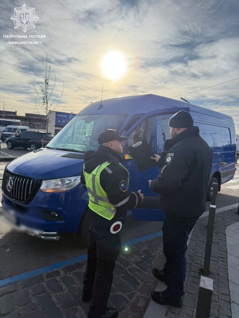 У Львові на вокзалі виявили нелегальні перевезення