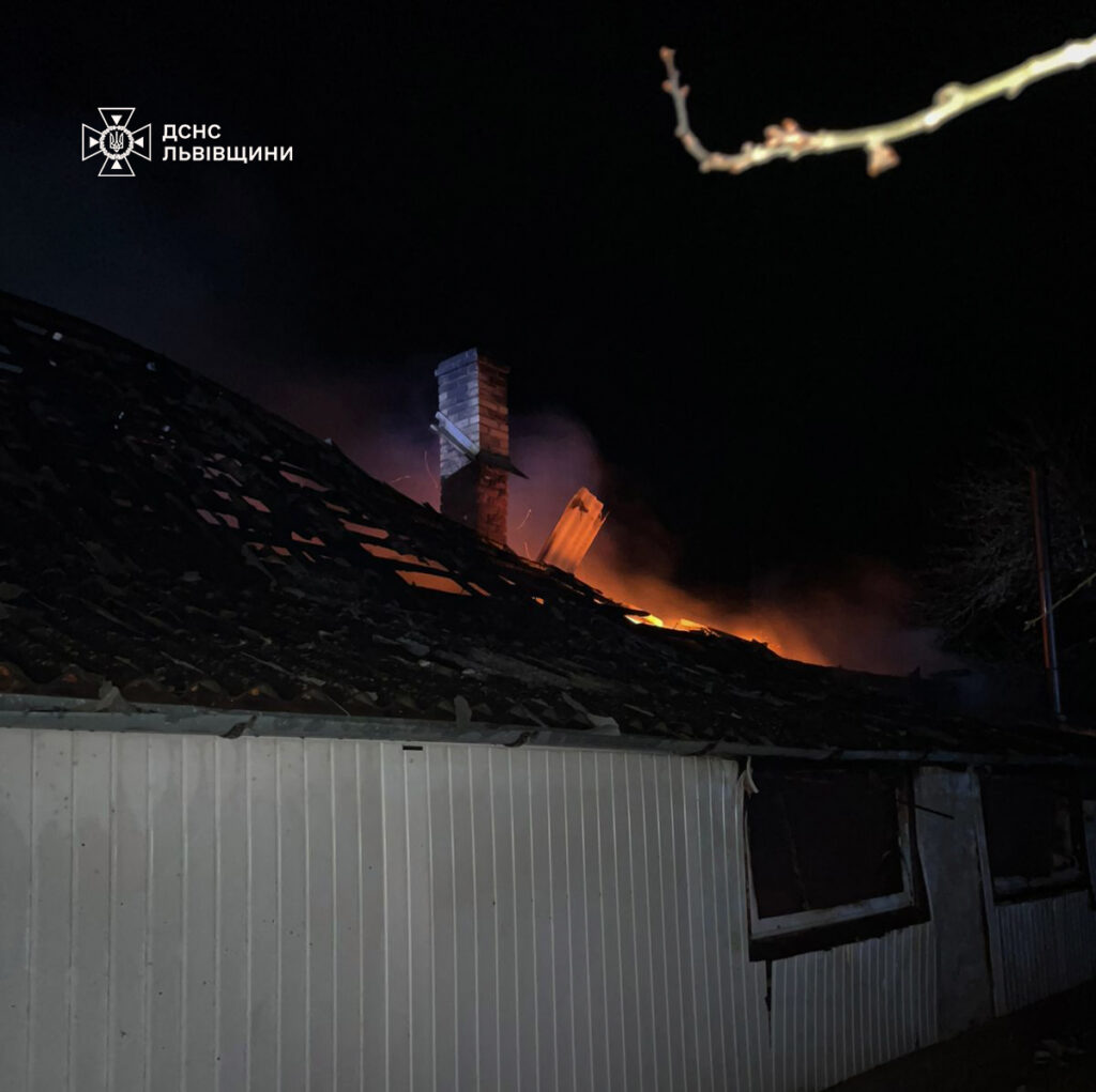 На Львівщині горів житловий будинок