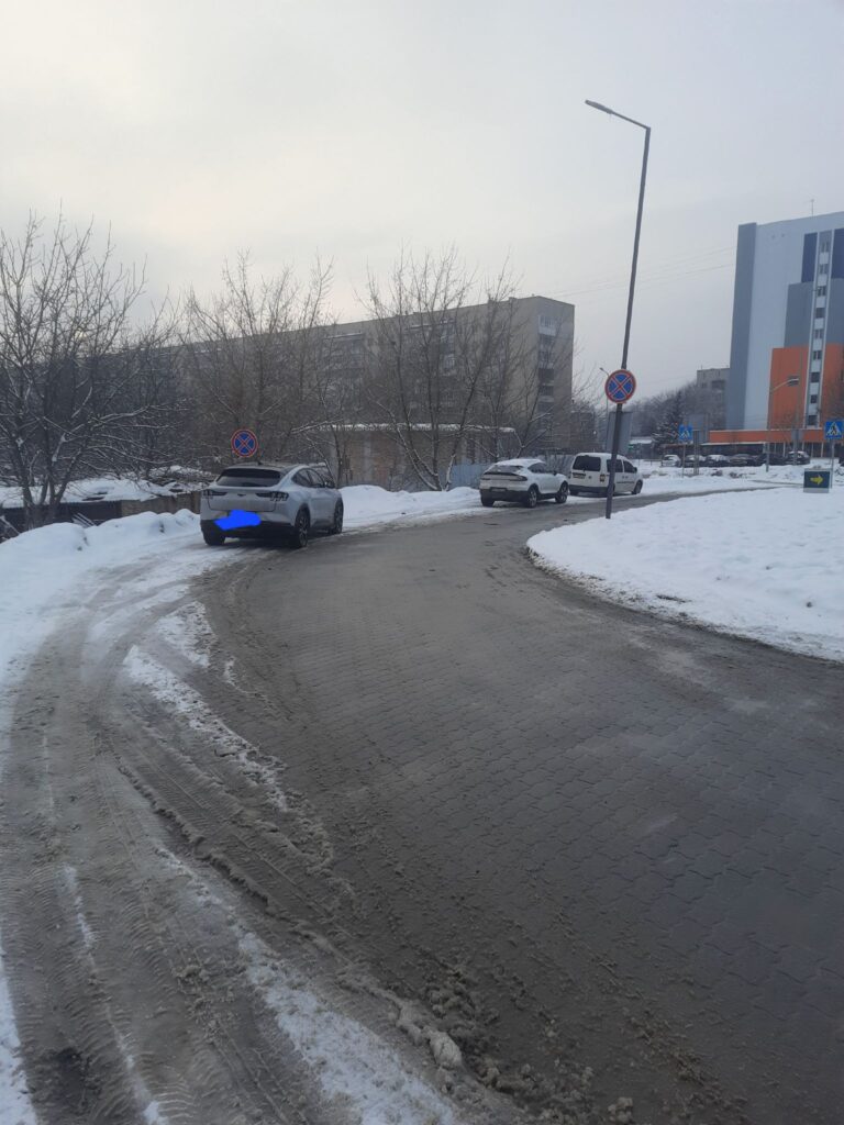 У Львові водіїв позбавили улюбленого місця для паркування (ФОТО)