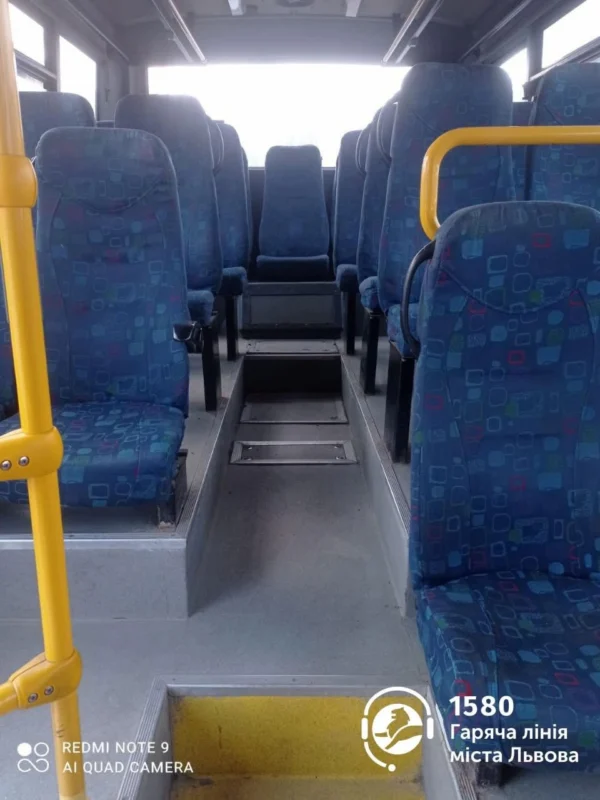 У Львові курсує поламана маршрутка