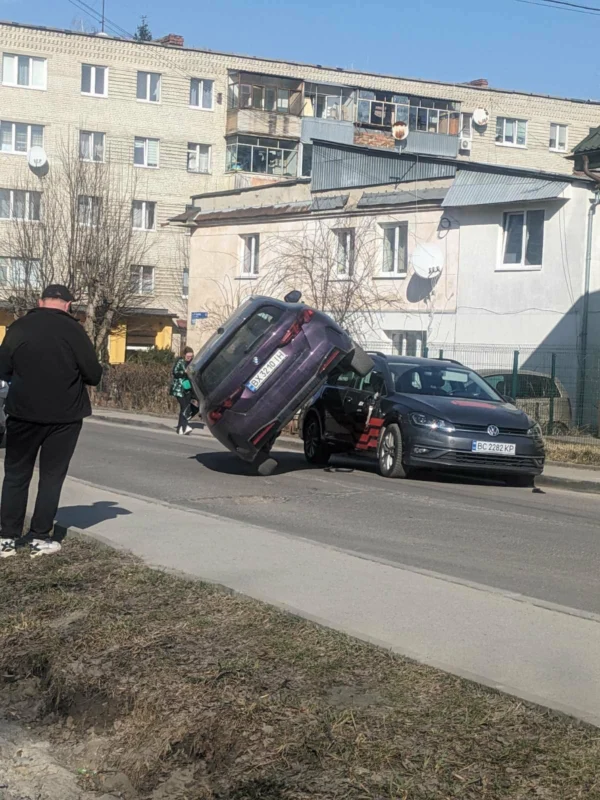 У Львові повідомили подробиці дивної аварії