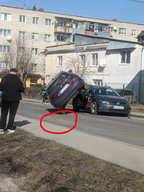 У Львові повідомили подробиці дивної аварії