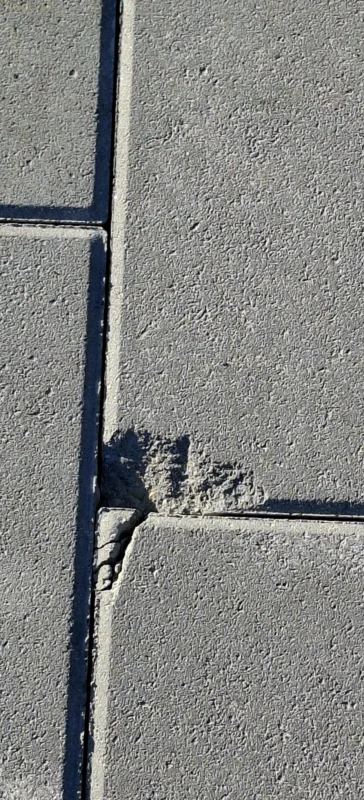 У Львові у спальному районі виник скандал через елементи доступності (ФОТО)