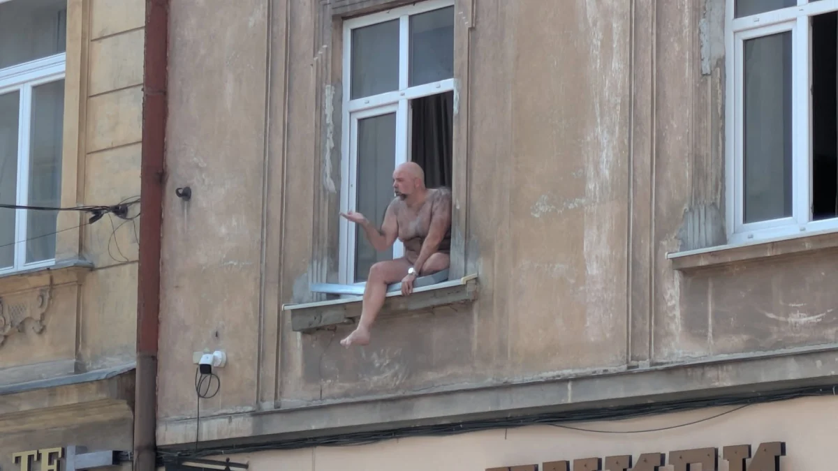 Волонтер зі США: що відомо про чоловіка, якого врятували від самогубства у Львові