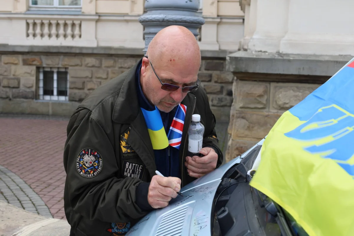 На Львівщину прибув 27-й конвой «Пікапи для миру»