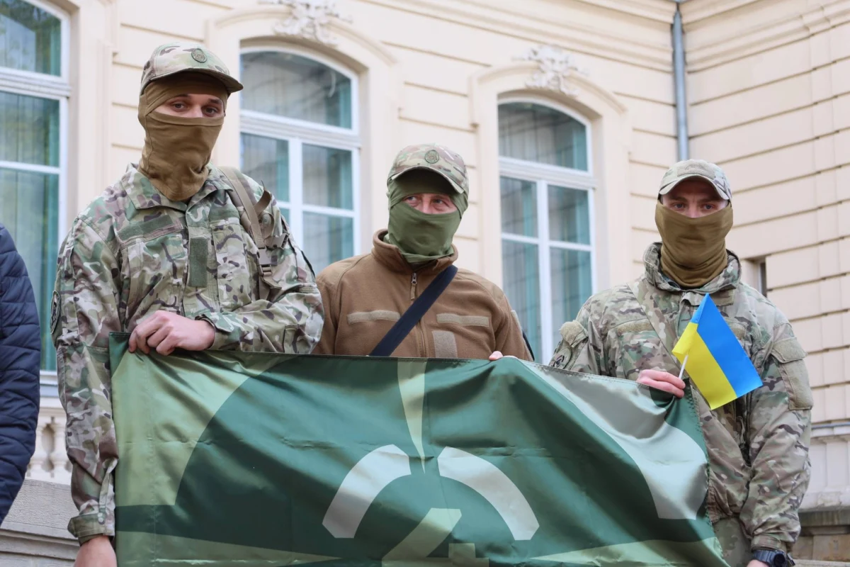 На Львівщину прибув 27-й конвой «Пікапи для миру»