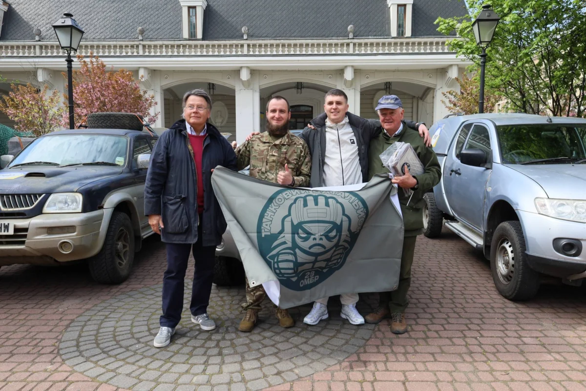На Львівщину прибув 27-й конвой «Пікапи для миру»