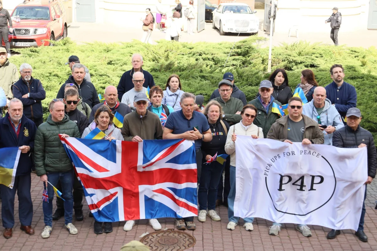 На Львівщину прибув 27-й конвой «Пікапи для миру»