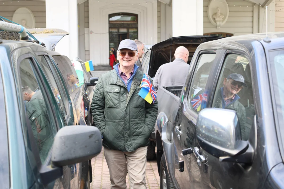 На Львівщину прибув 27-й конвой «Пікапи для миру»