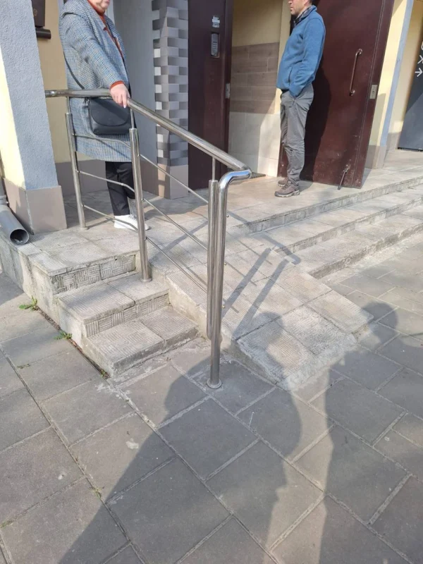 У Львові у спальному районі виник скандал через елементи доступності (ФОТО)