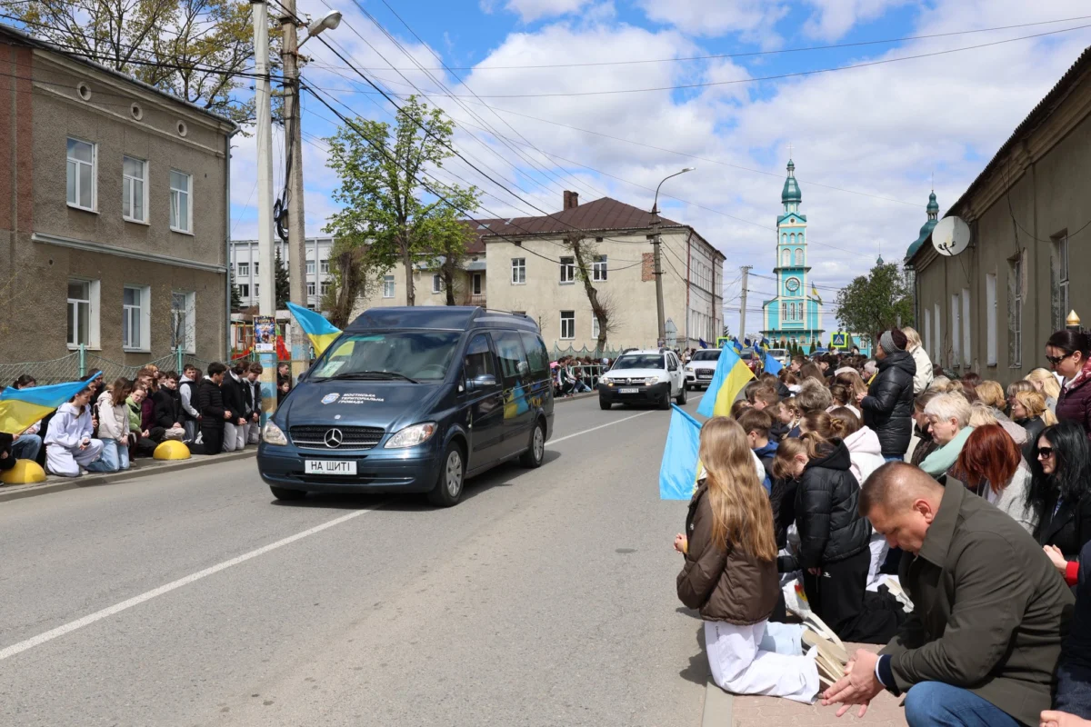 Мостиська прощаються із захисником (ФОТО)
