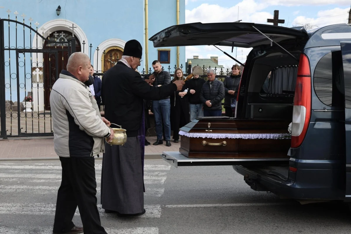 Мостиська прощаються із захисником (ФОТО)