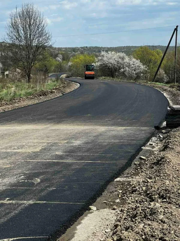 На Львівщині витратили 12 мільйонів на ремонт дороги