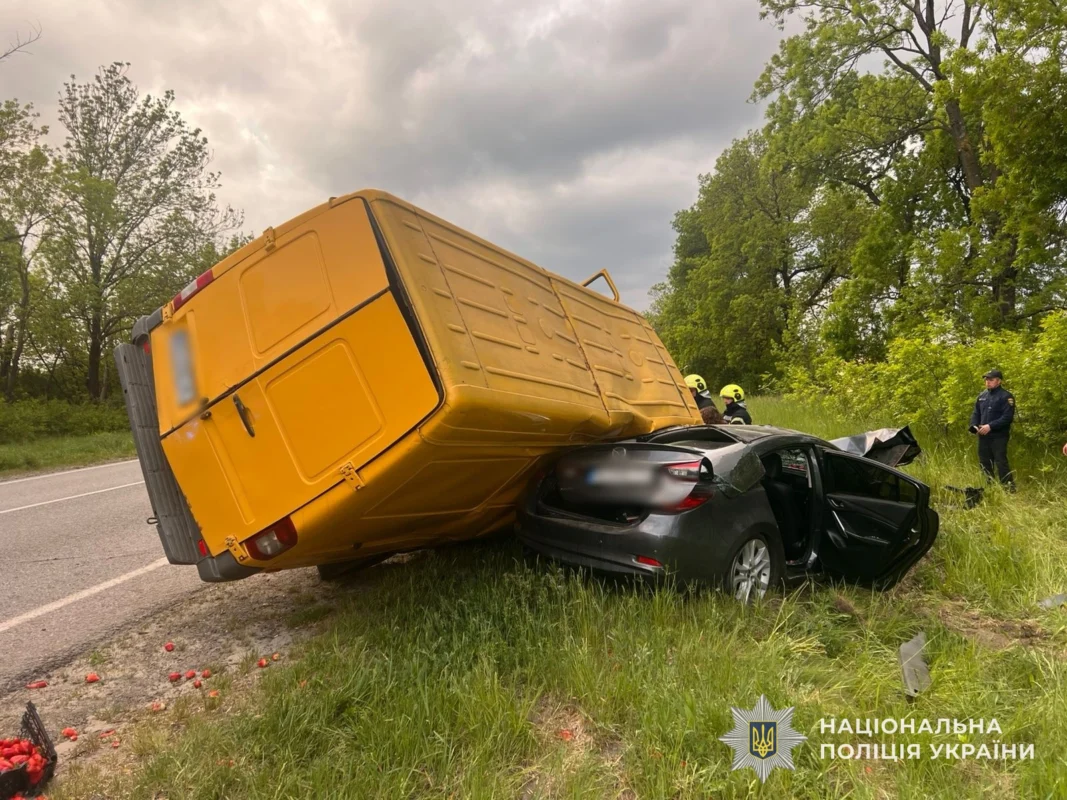 На Львівщині автотроща відправила у лікарню трьох людей (ФОТО, ВІДЕО)