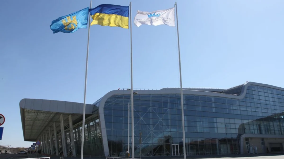 Садовий продовжує маніпуляції із аеропортом “Львів”