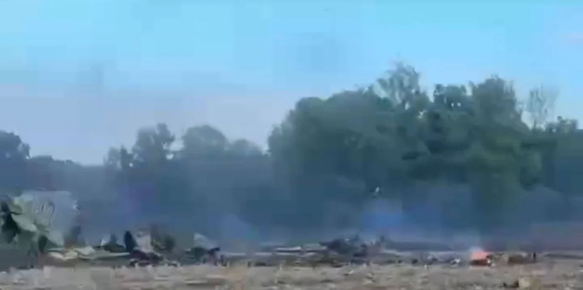 Розбився фронтовий бомбардувальник Су-24М (ВІДЕО)