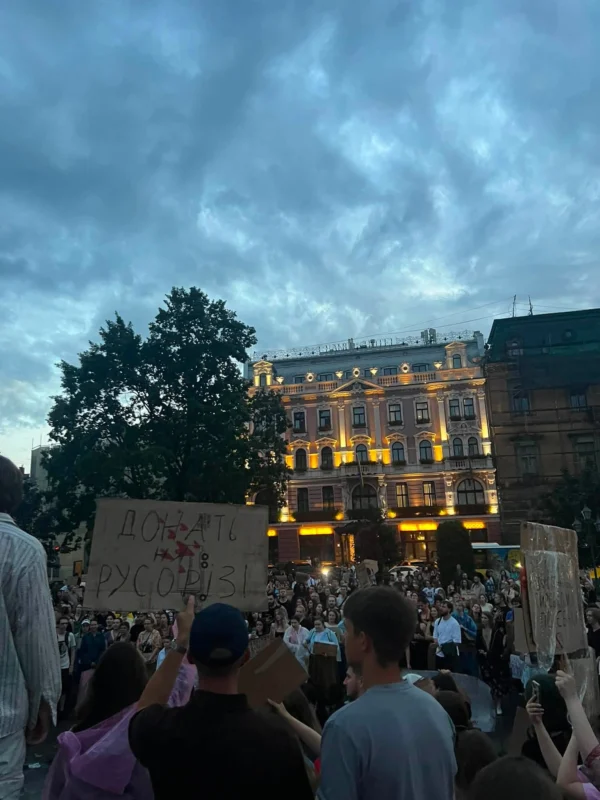Що вимагають учасники акції у Львові (ВІДЕО)