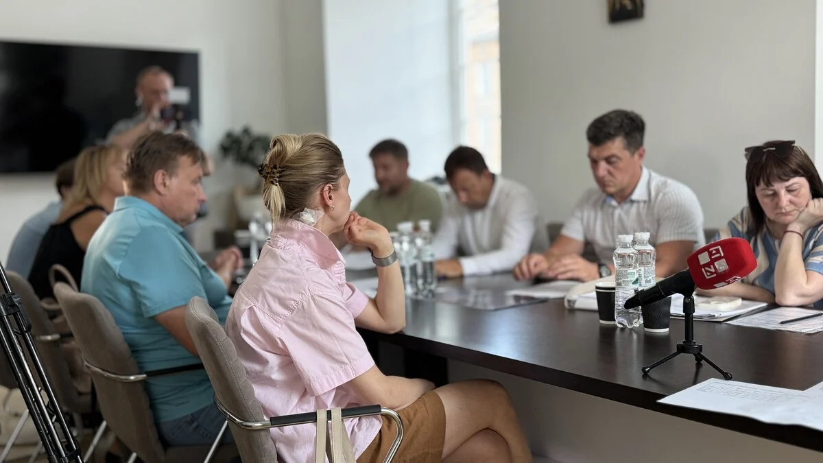 У центрі Львова триває скандал через Макдональдс